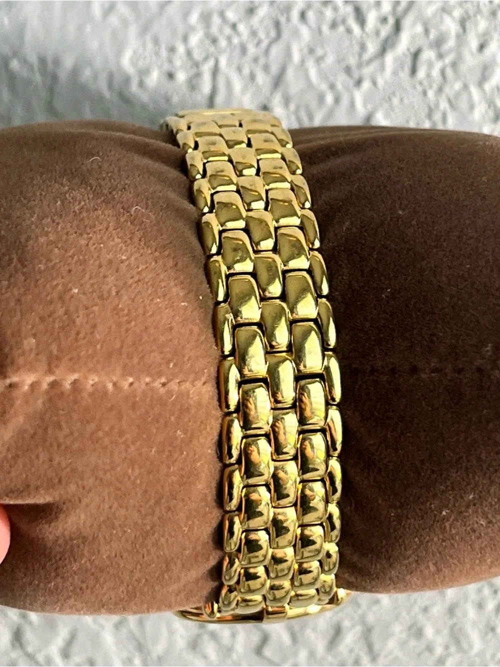 Gucci 3400L 18K Gold Plated Women's Watch.